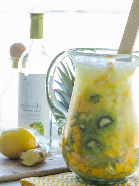 Fizzy White Wine Sangria